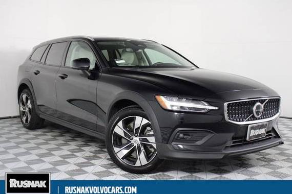 VOLVO V60CC 2024 YV4L12WY0R2136372 image