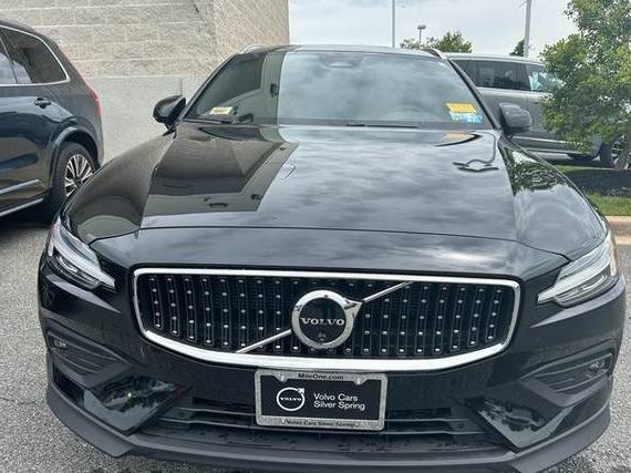 VOLVO V60CC 2024 YV4L12WB5R2137397 image