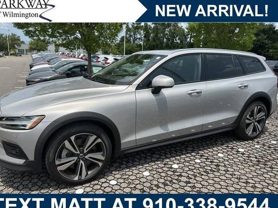 VOLVO V60CC 2024 YV4L12WY1R2136798 image