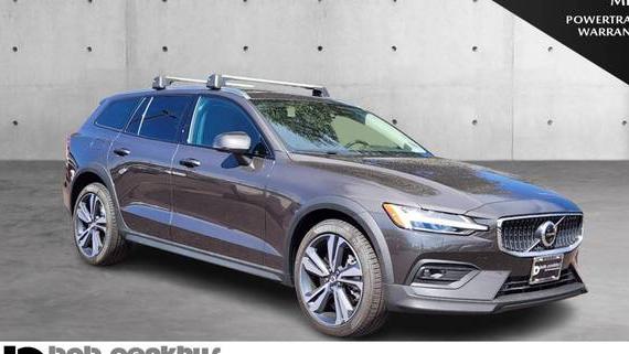 VOLVO V60CC 2024 YV4L12WY1R2141693 image