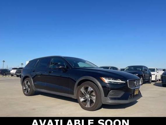 VOLVO V60CC 2020 YV4102WKXL1045452 image VOLVO V60CC 2020 YV4102WKXL1045452 image