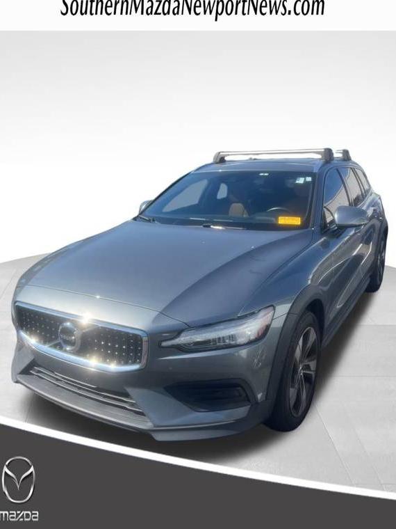 VOLVO V60CC 2020 YV4102WK3L1037449 image VOLVO V60CC 2020 YV4102WK3L1037449 image