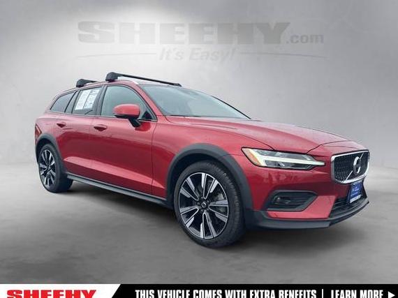 VOLVO V60CC 2022 YV4102WK5N1085425 image VOLVO V60CC 2022 YV4102WK5N1085425 image