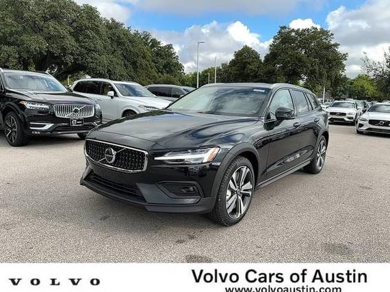VOLVO V60CC 2025 YV4L12WK9S2145721 image