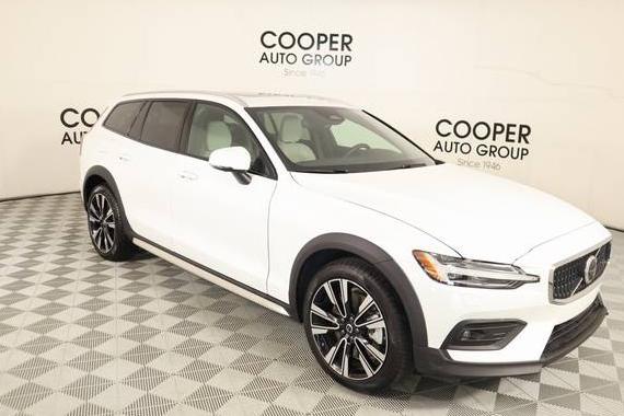 VOLVO V60CC 2025 YV4L12WL0S2146121 image