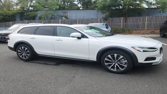 VOLVO V90CC 2021 YV4A22NL2M1140822 image VOLVO V90CC 2021 YV4A22NL2M1140822 image