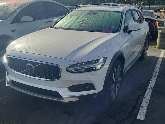 VOLVO V90CC 2025 YV4062NL3S1200796 image VOLVO V90CC 2025 YV4062NL3S1200796 image