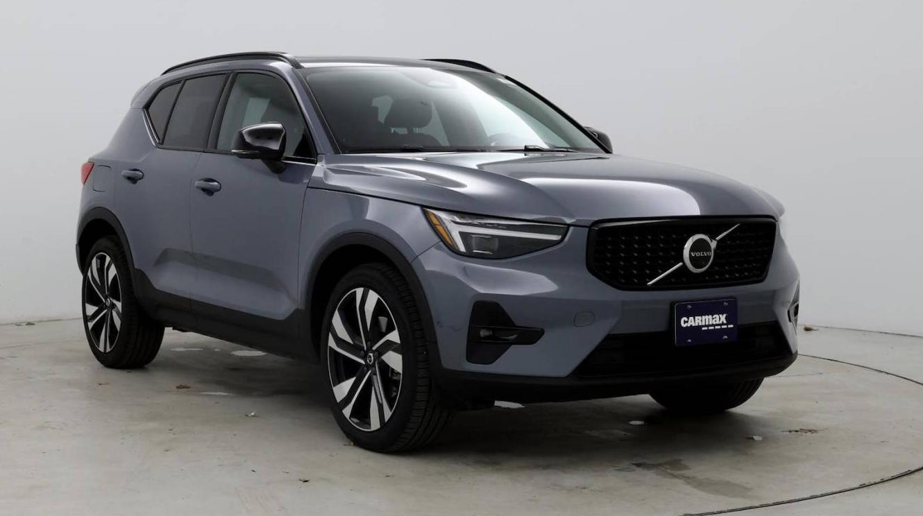 VOLVO XC40 2023 YV4L12UX4P2023158 image