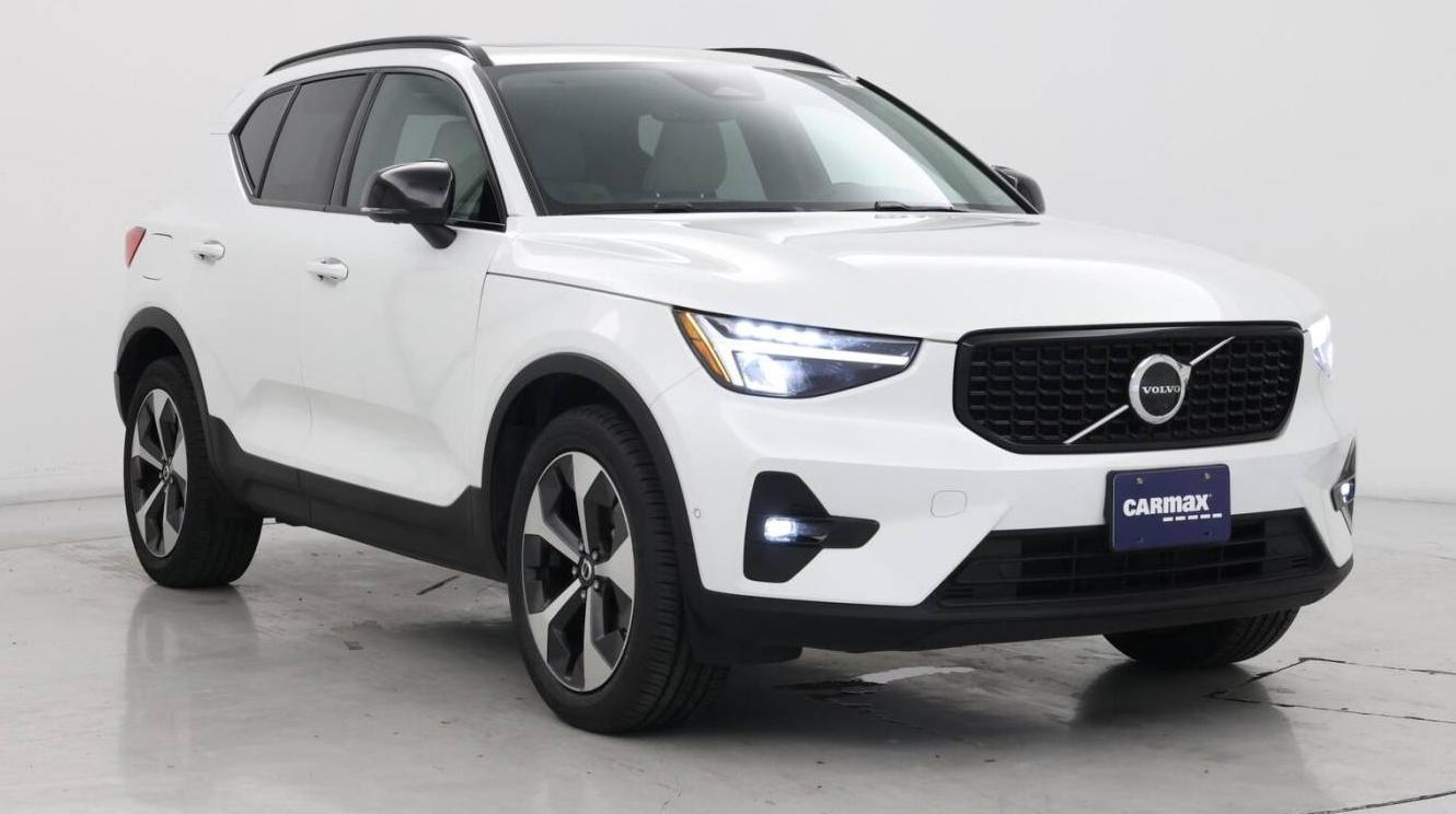 VOLVO XC40 2023 YV4K92HM6P2037647 image