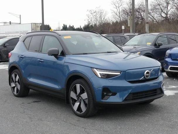 VOLVO XC40 2023 YV4ED3UM1P2026904 image