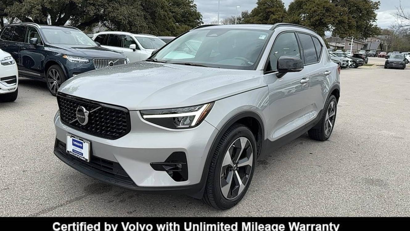 VOLVO XC40 2023 YV4L12UW9P2984023 image