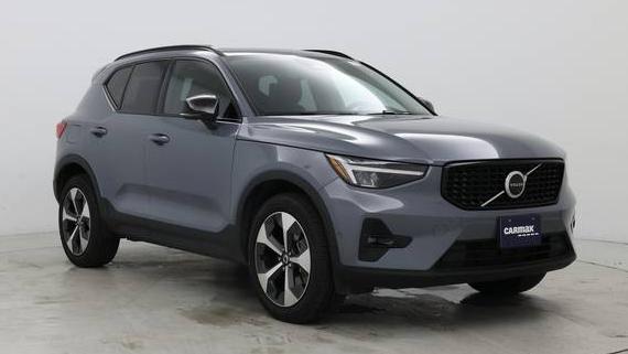 VOLVO XC40 2023 YV4L12UW2P2046171 image
