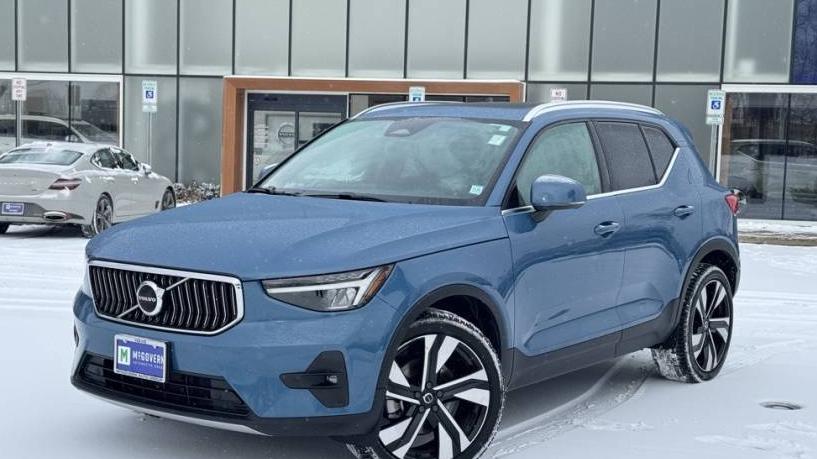 VOLVO XC40 2023 YV4L12UN5P2949017 image