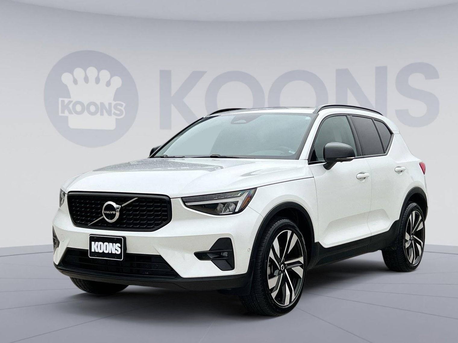 VOLVO XC40 2023 YV4L12UW2P2992724 image