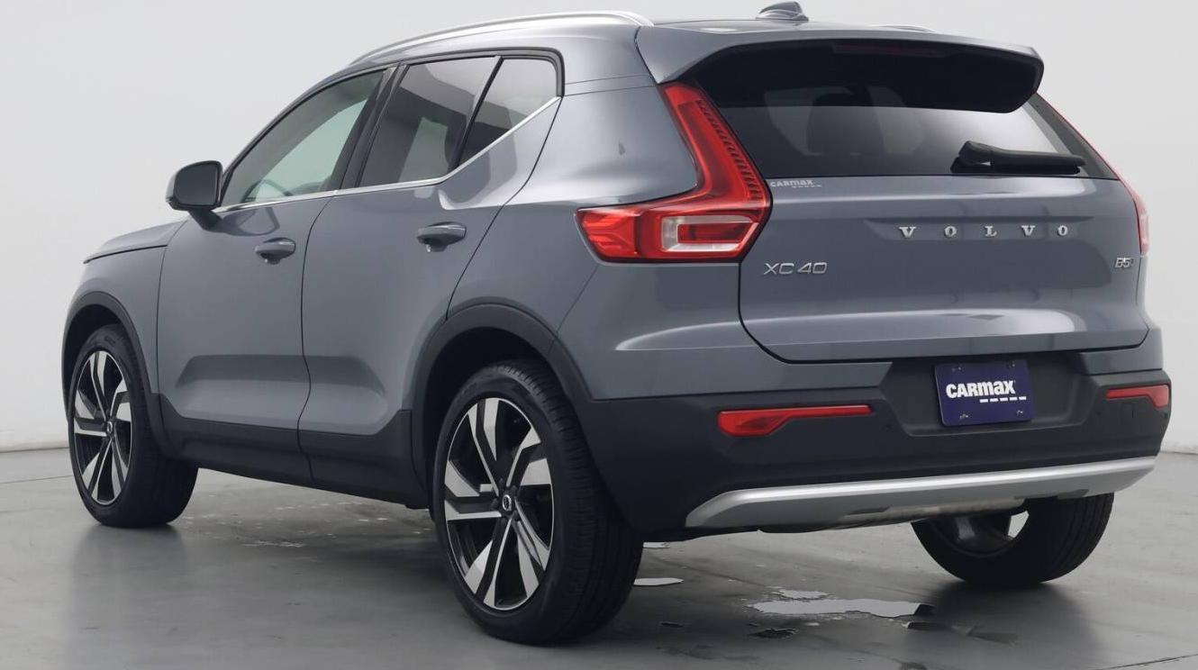 VOLVO XC40 2023 YV4L12UN6P2092660 image