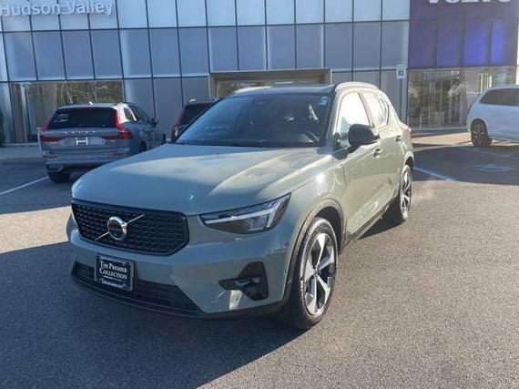 VOLVO XC40 2023 YV4L12UW2P2942681 image