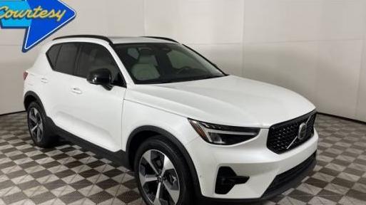 VOLVO XC40 2023 YV4L12UW3P2937425 image