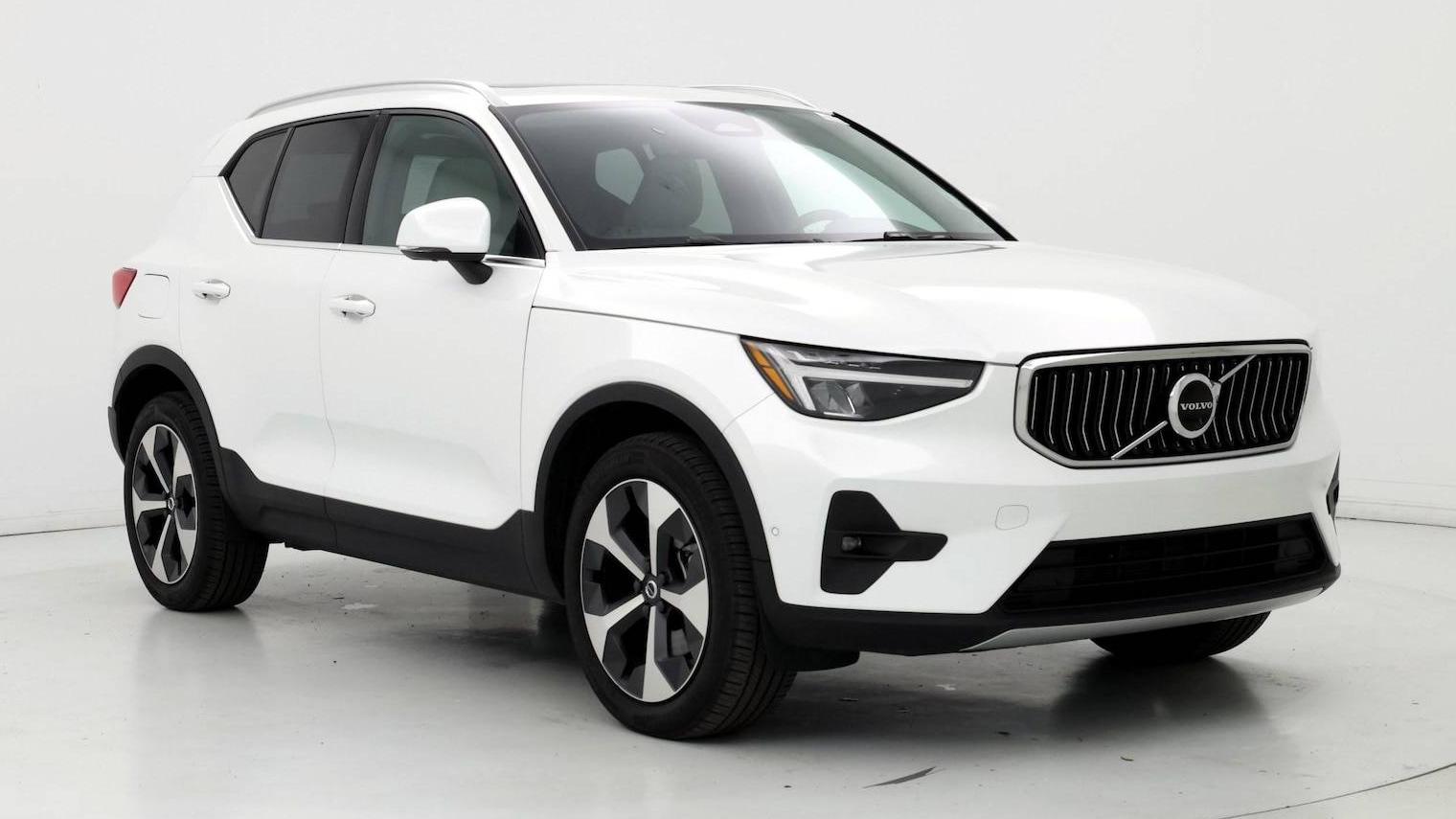 VOLVO XC40 2023 YV4L12UN3P2032142 image