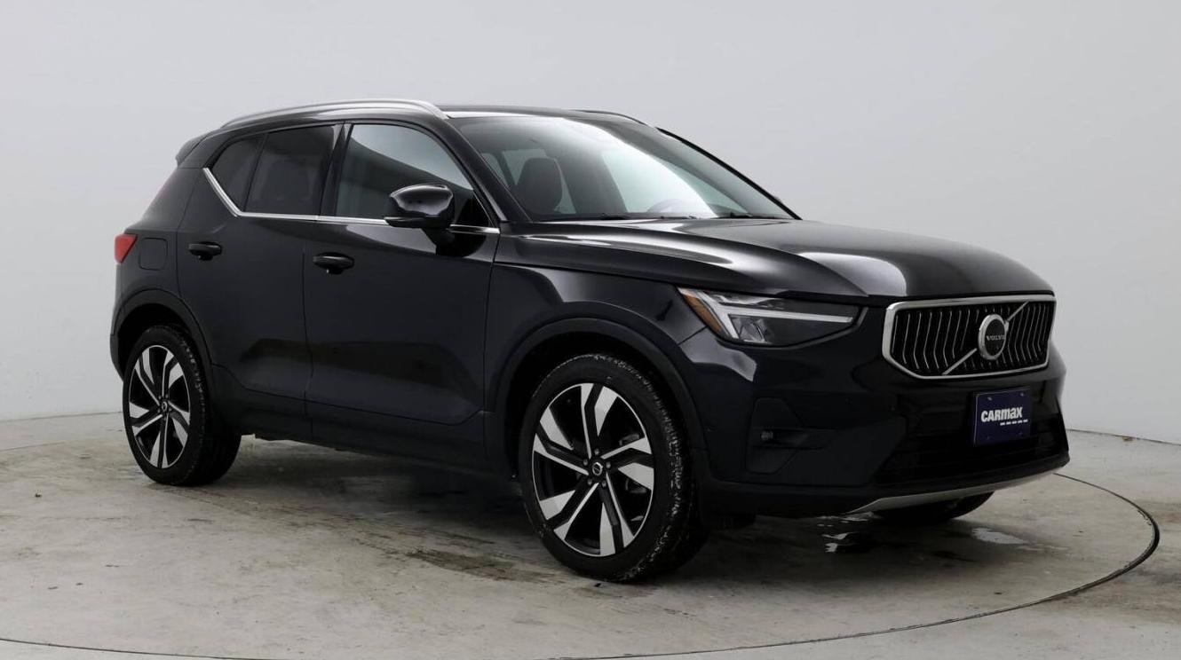 VOLVO XC40 2023 YV4L12UN8P2050443 image