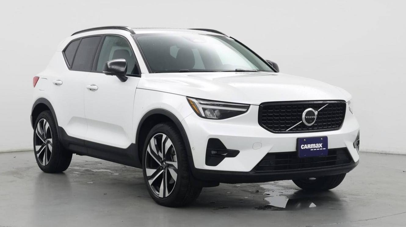 VOLVO XC40 2023 YV4L12UW6P2050837 image