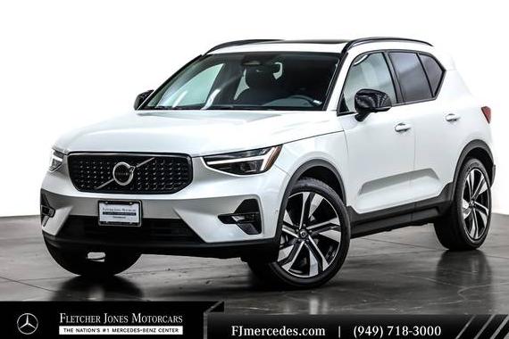 VOLVO XC40 2023 YV4L12UX1P2066680 image