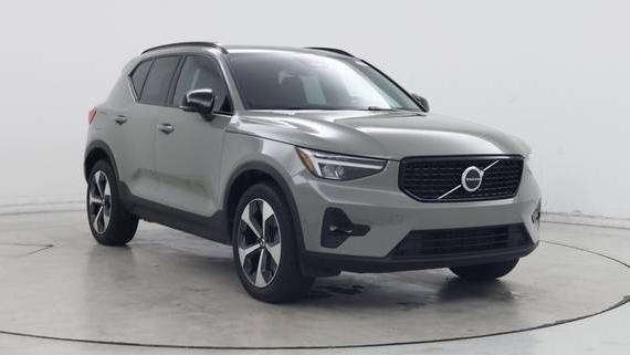 VOLVO XC40 2023 YV4L12UW9P2911122 image