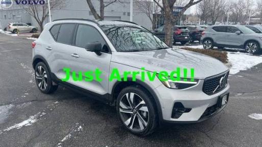 VOLVO XC40 2023 YV4L12UW4P2092360 image