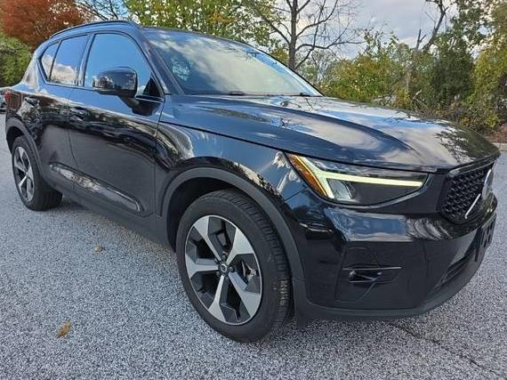 VOLVO XC40 2023 YV4L12UW0P2045262 image