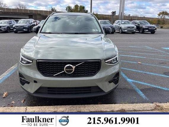 VOLVO XC40 2023 YV4L12UW8P2927702 image