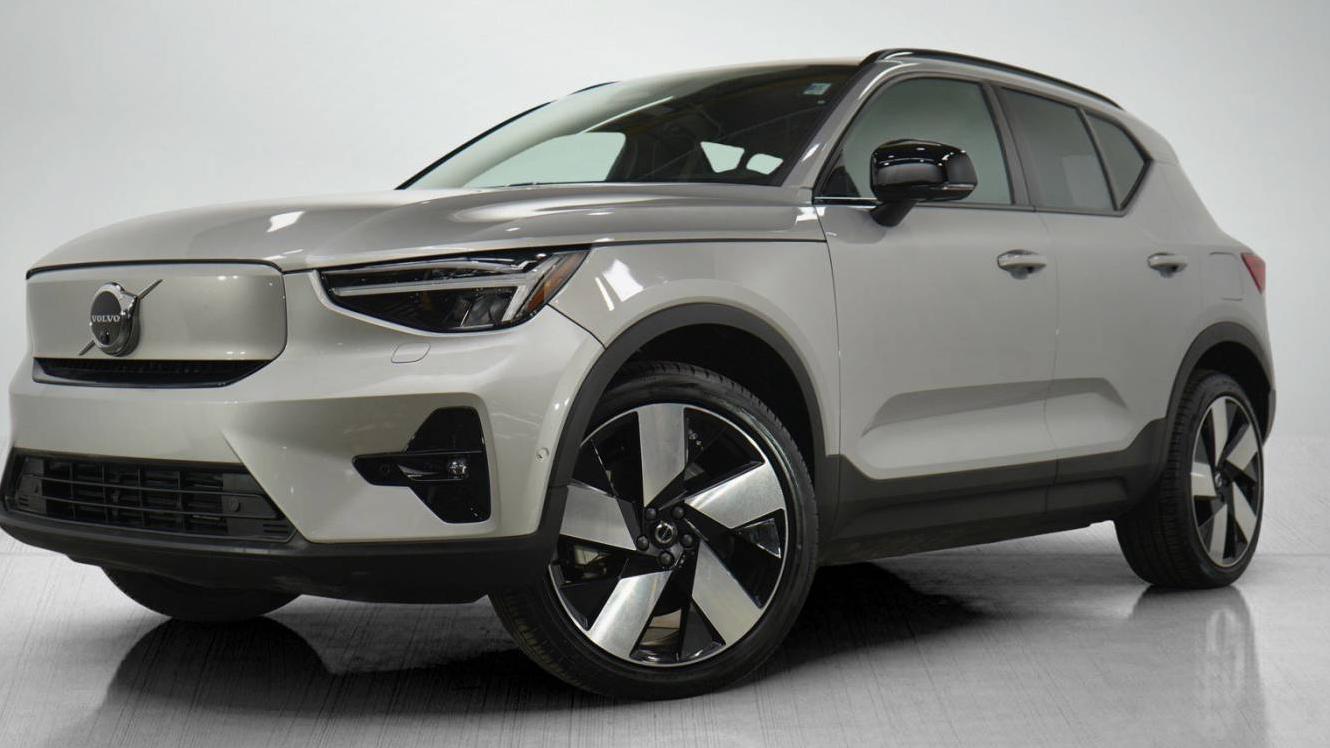 VOLVO XC40 2023 YV4ED3UM0P2059120 image