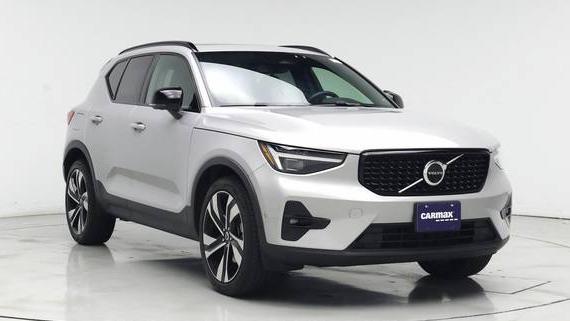 VOLVO XC40 2023 YV4L12UX4P2939399 image