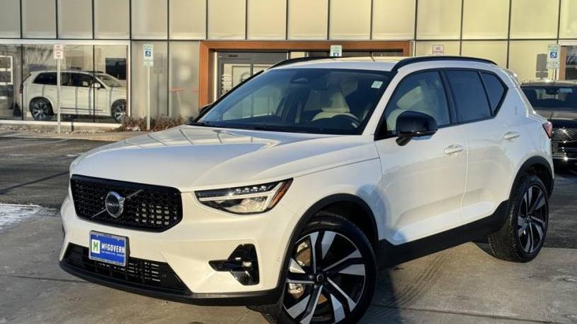 VOLVO XC40 2023 YV4L12UW8P2048975 image