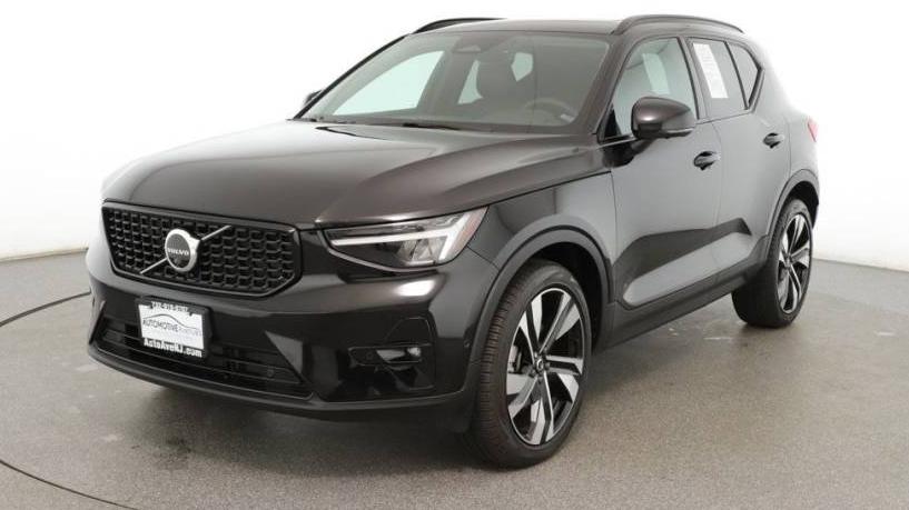 VOLVO XC40 2023 YV4L12UW6P2962139 image