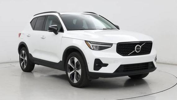 VOLVO XC40 2023 YV4L12UW2P2939716 image
