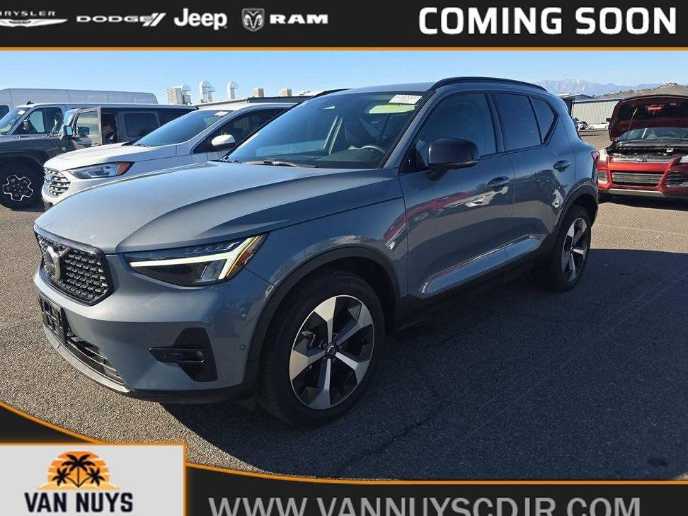 VOLVO XC40 2023 YV4K92HMXP2040471 image