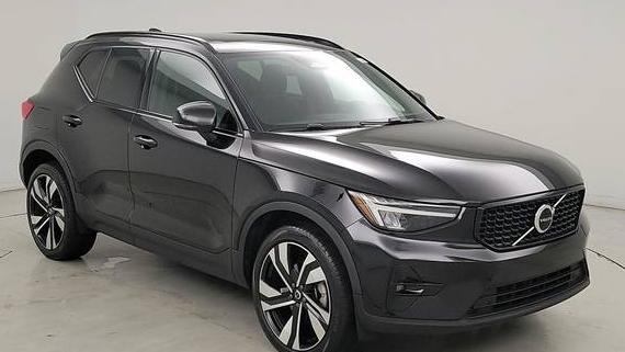 VOLVO XC40 2023 YV4L12UW2P2114114 image