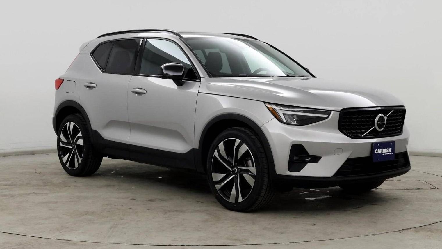 VOLVO XC40 2023 YV4L12UW6P2983055 image