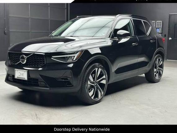 VOLVO XC40 2023 YV4L12UW6P2929609 image