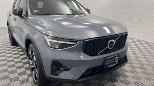 VOLVO XC40 2023 YV4L12UW1P2993329 image