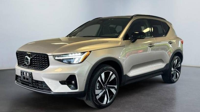 VOLVO XC40 2023 YV4L12UX1P2944284 image