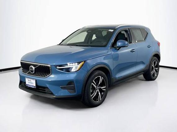 VOLVO XC40 2023 YV4L12UV8P2945964 image