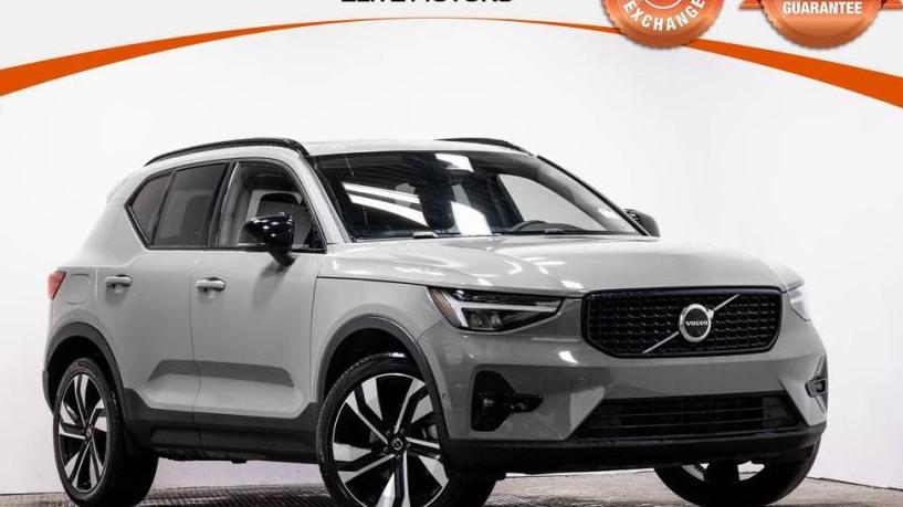 VOLVO XC40 2023 YV4L12UW7P2051821 image