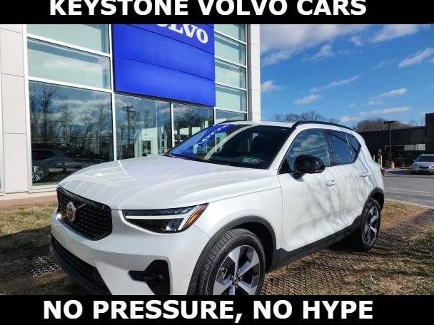 VOLVO XC40 2023 YV4L12UWXP2943688 image