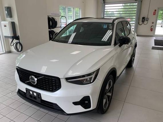 VOLVO XC40 2023 YV4L12UW5P2924885 image VOLVO XC40 2023 YV4L12UW5P2924885 image