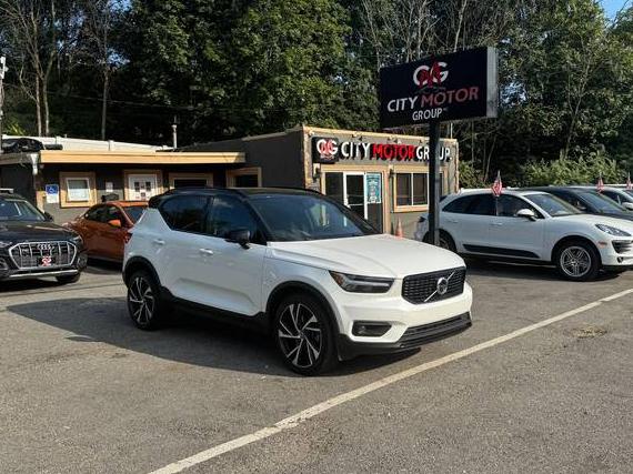 VOLVO XC40 2019 YV4162UM7K2118207 image VOLVO XC40 2019 YV4162UM7K2118207 image
