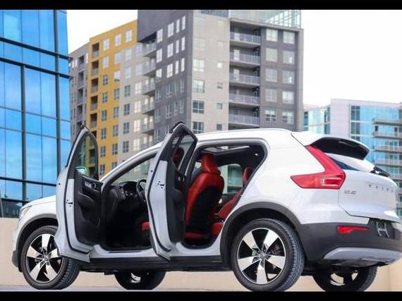 VOLVO XC40 2019 YV4162XZ8K2008712 image