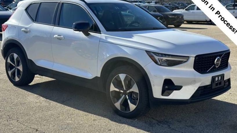 VOLVO XC40 2024 YV4L12UL4R2332435 image