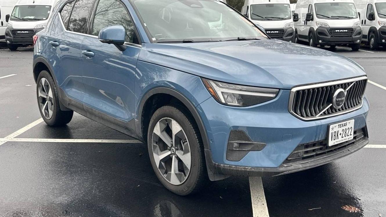 VOLVO XC40 2024 YV4L12UE9R2334148 image