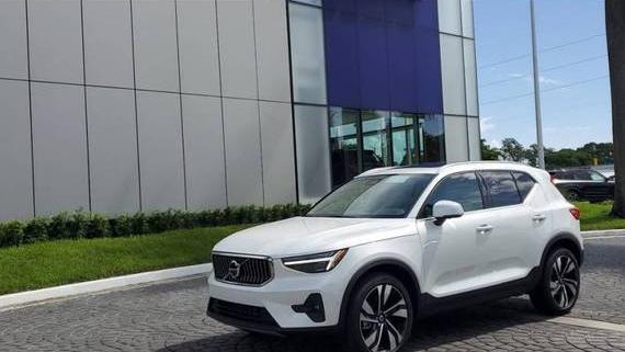 VOLVO XC40 2024 YV4L12UF9R2211846 image