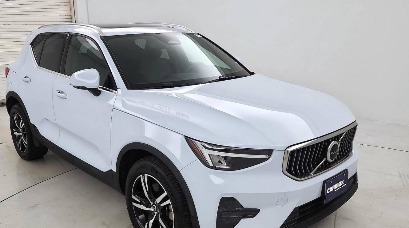 VOLVO XC40 2024 YV4L12UKXR2228314 image